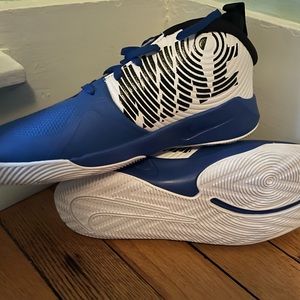 NWT Nike basketball shoes